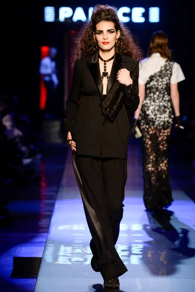 Look 15